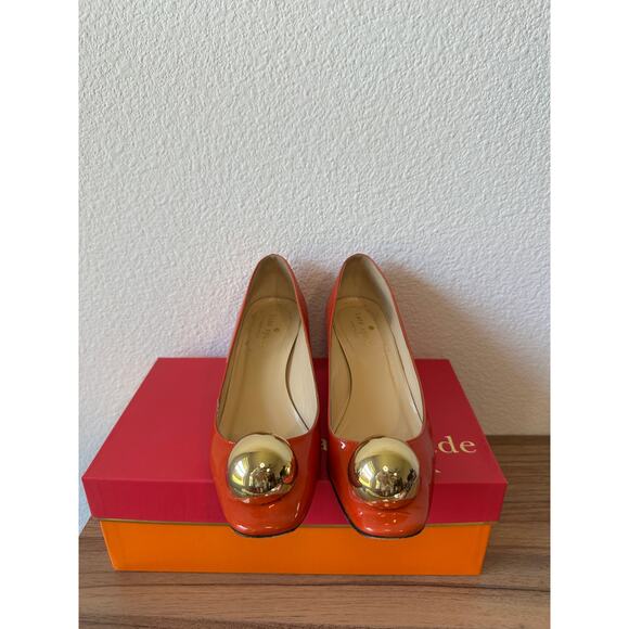 Kate Spade Dazzle Orange Patent Leather Pumps Gold Ball Detail Size 6.5M w/ Box - Picture 3 of 4